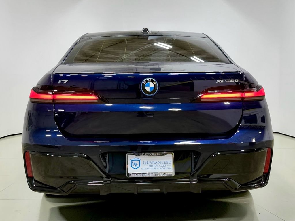 Used 2023 BMW i7 xDrive60 AWD/4WD image 13