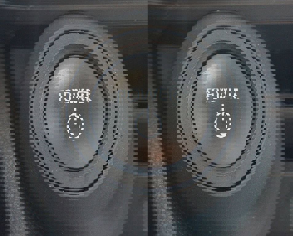 Used 2024 Toyota Prius LE image 7