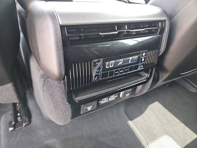 Used 2025 Jeep Wagoneer Series II w/ 8-Passenger Seating Package AWD/4WD image 21
