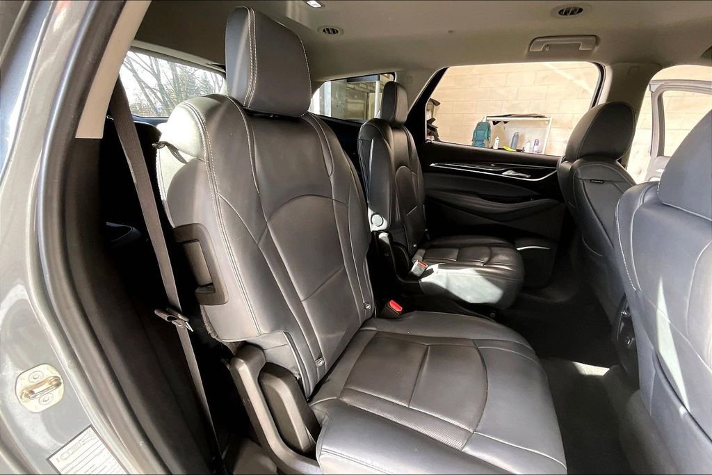Used 2018 Buick Enclave Essence image 29
