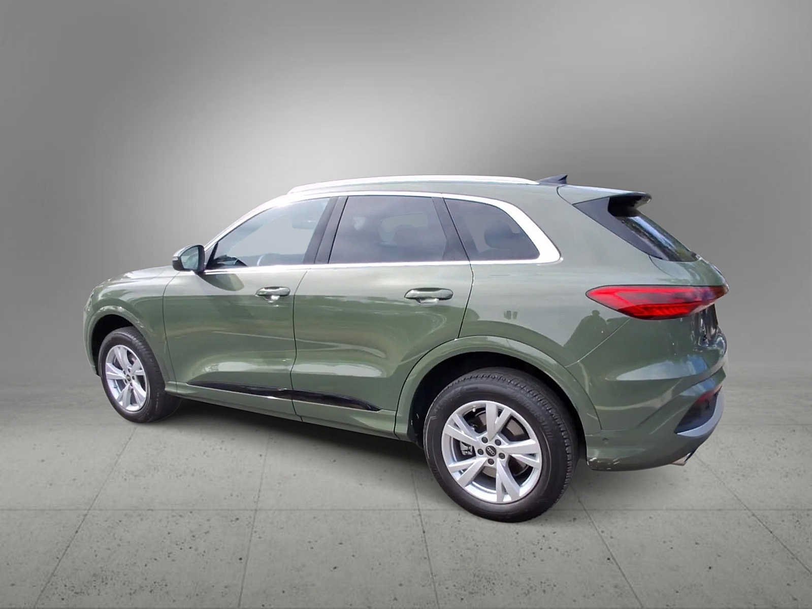 Certified 2025 Audi Q5 Premium w/ Convenience Package AWD/4WD image 6