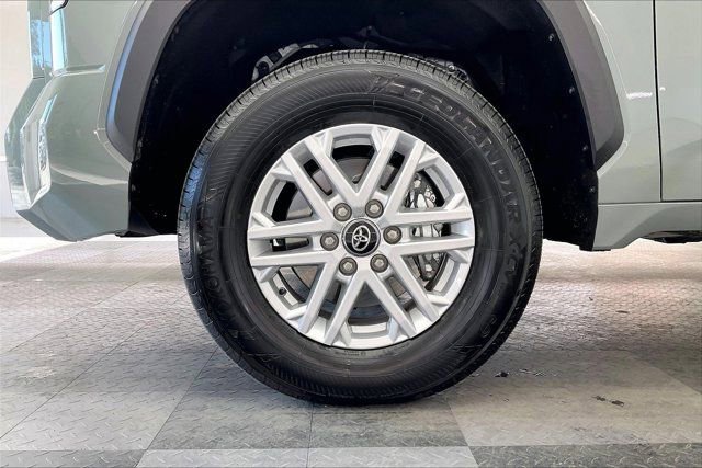 Used 2026 Toyota Tundra SR5 AWD/4WD image 8