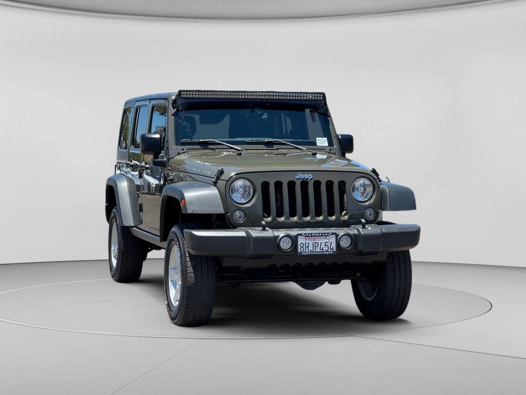 Used 2016 Jeep Wrangler Unlimited Rubicon w/ Connectivity Group AWD/4WD image 4