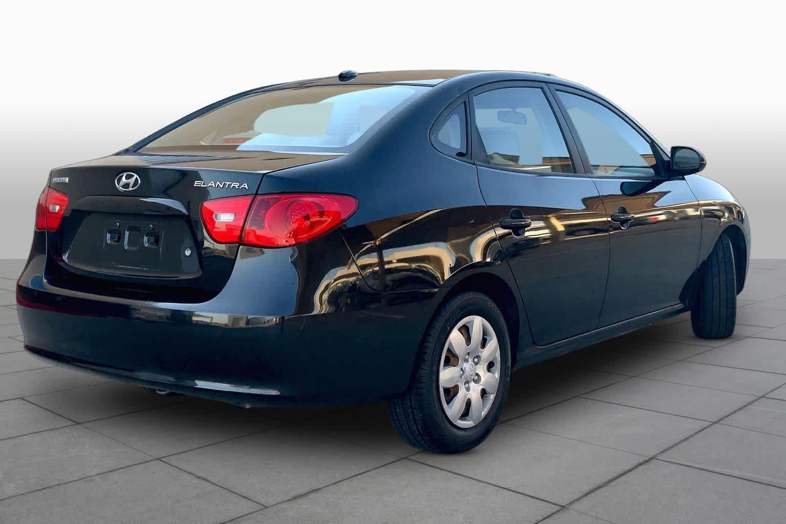 Used 2007 Hyundai Elantra GLS FWD image 12