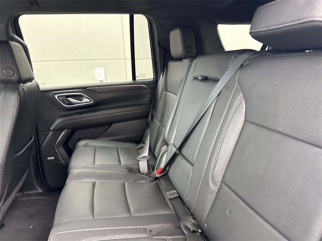 Used 2024 Chevrolet Suburban LT image 24