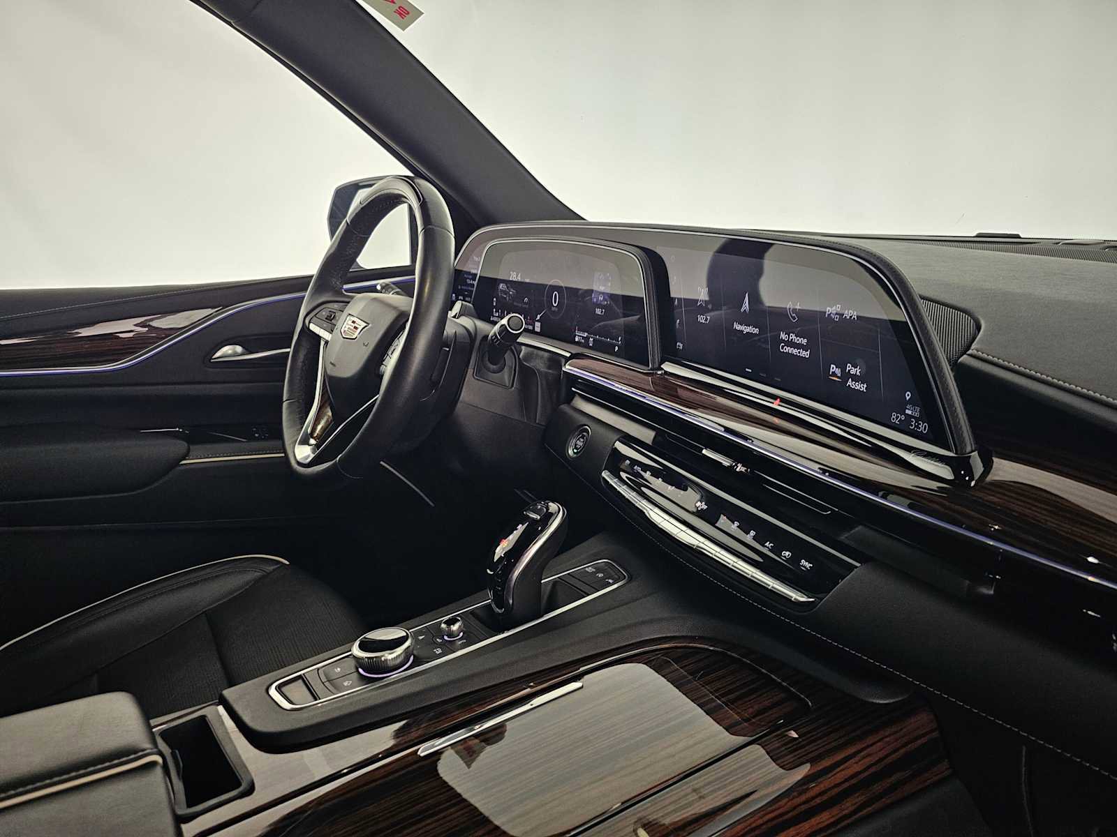 Used 2023 Cadillac Escalade Premium Luxury image 11