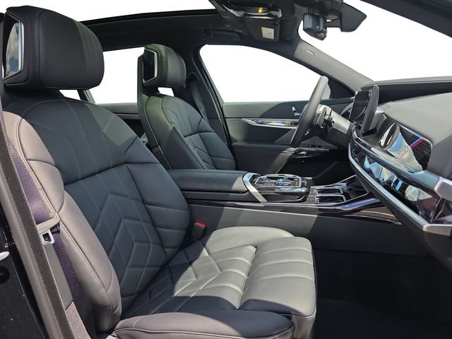 New 2026 BMW 750e xDrive AWD/4WD image 22
