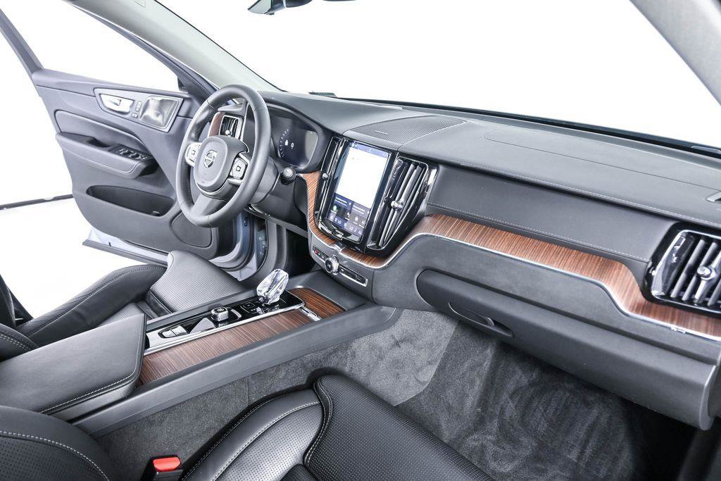 Used 2024 Volvo XC60 B5 Ultimate w/ Protection Package Premier AWD/4WD image 27