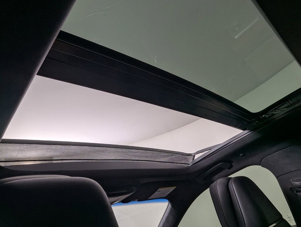 Used 2020 Lincoln Continental Black Label w/ Rear Seat Amenities Package image 25