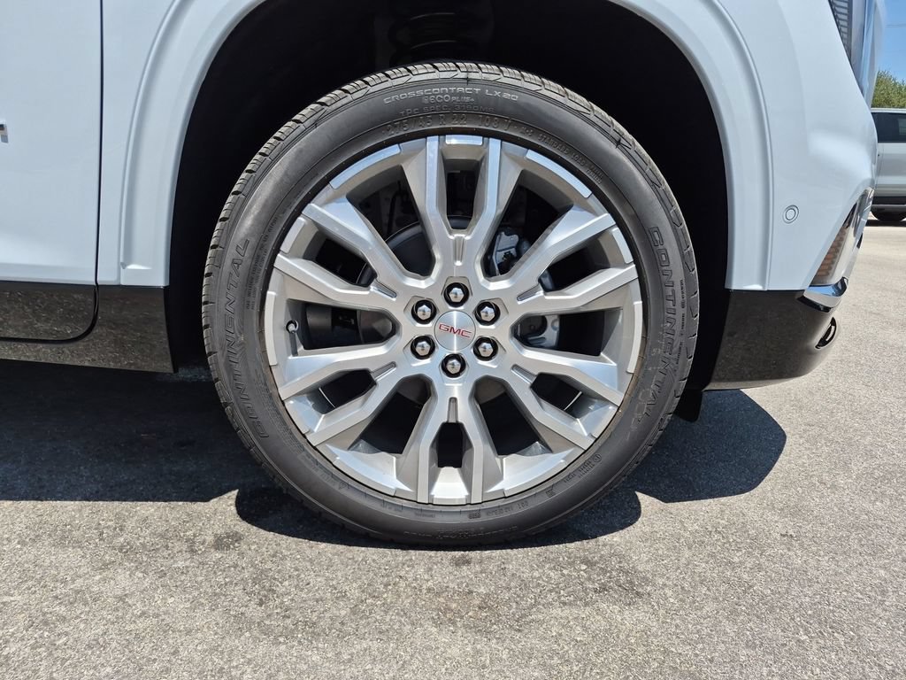 New 2027 GMC Acadia Denali w/ LPO, Floor Liner Package FWD image 14