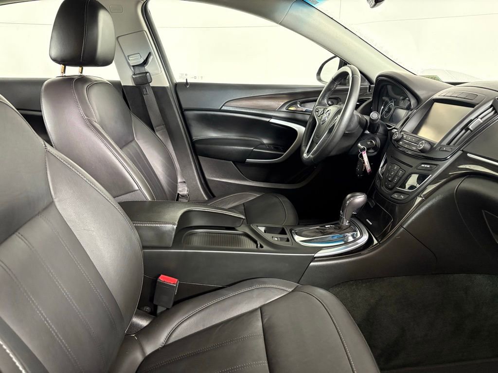 Used 2017 Buick Regal Sport Touring image 13