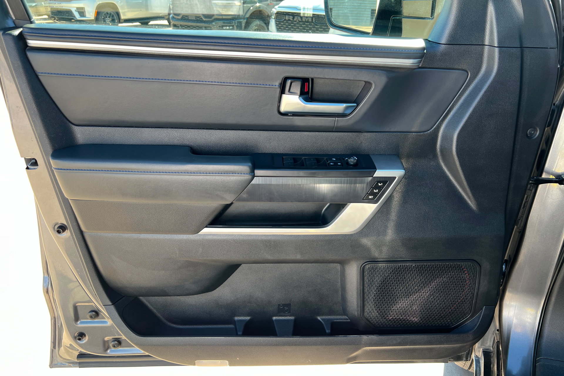 Used 2023 Toyota Tundra Platinum AWD/4WD image 15