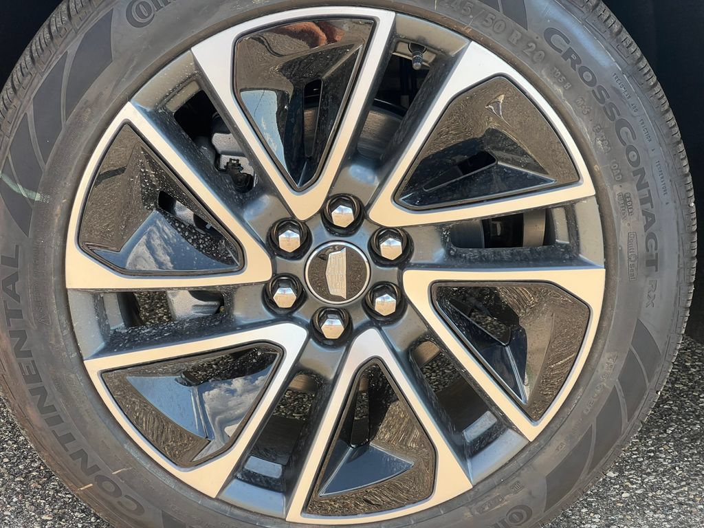 New 2027 Cadillac Optiq Sport w/ LPO, Floor Liner Package AWD/4WD image 7
