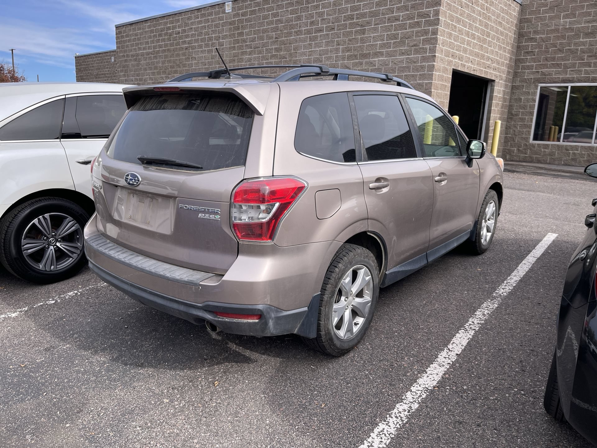 Used 2014 Subaru Forester 2.5i Touring AWD/4WD image 3