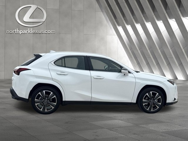 Certified 2026 Lexus UX 300h AWD w/ Accessory Package (2T) image 4