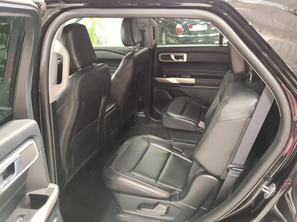 Used 2023 Ford Explorer XLT w/ Equipment Group 202A AWD/4WD image 13