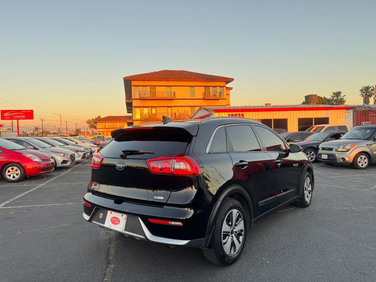 Used 2019 Kia Niro LX image 9