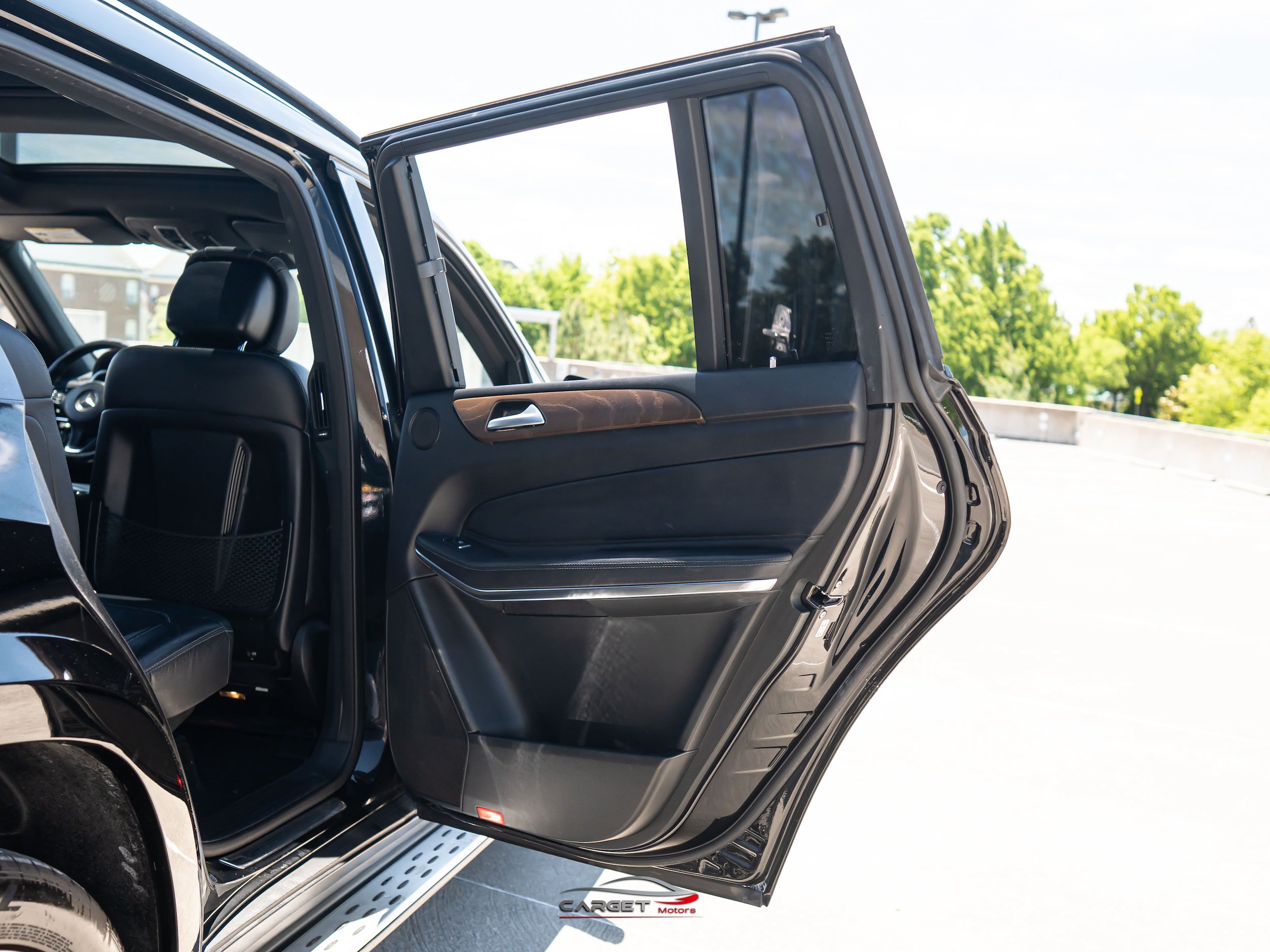 Used 2018 Mercedes-Benz GLS 550 4MATIC w/ Driver Assistance Package image 41