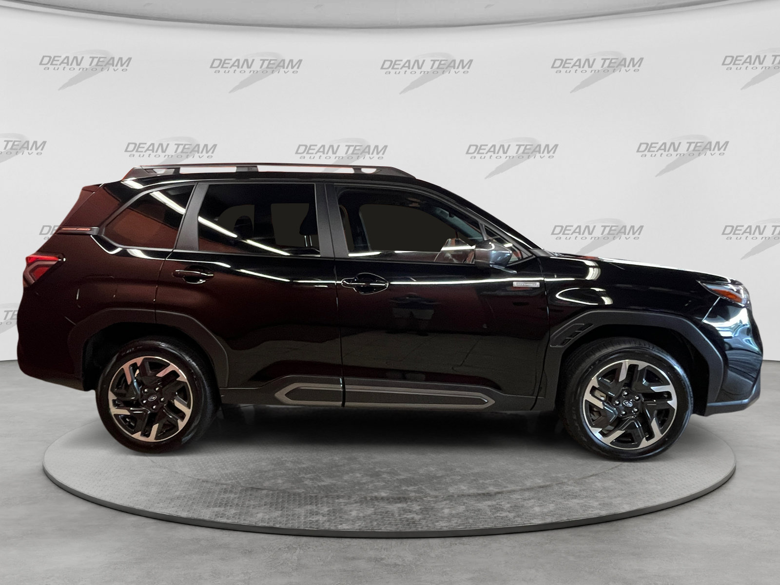 Used 2025 Subaru Forester Limited AWD/4WD image 8