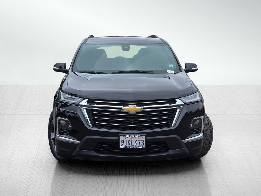 Used 2023 Chevrolet Traverse LT w/ LT Premium Package AWD/4WD image 2