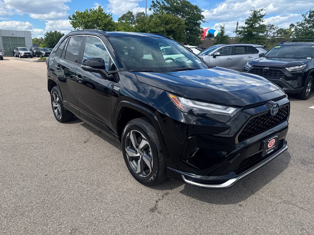 Used 2024 Toyota RAV4 SE w/ Weather & Moonroof Package AWD/4WD image 11