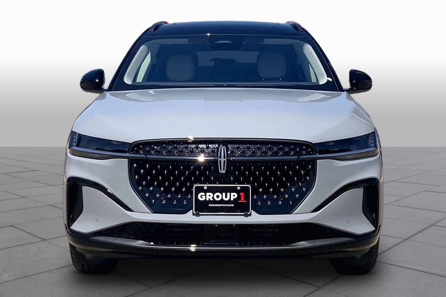 New 2026 Lincoln Nautilus Reserve w/ Jet Appearance Package AWD/4WD image 3