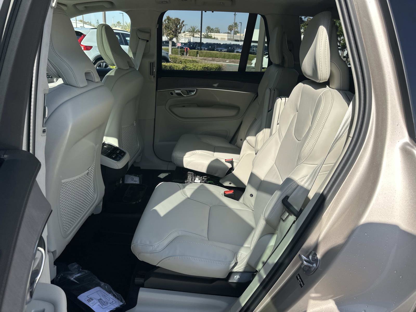 New 2026 Volvo XC90 B6 Ultra w/ Lounge Package AWD/4WD image 17