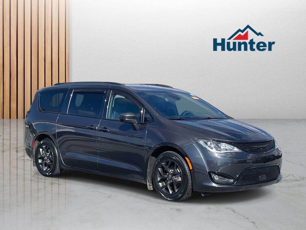Used 2020 Chrysler Pacifica Touring-L Plus w/ Advanced Safetytec Group image 1