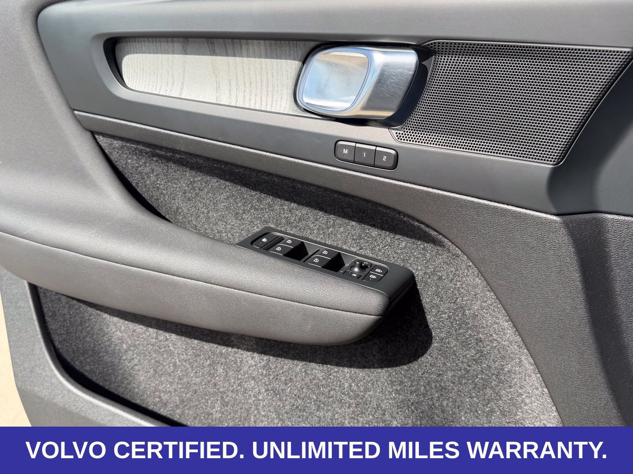 Certified 2024 Volvo XC40 B5 Core w/ Protection Package Premier AWD/4WD image 31