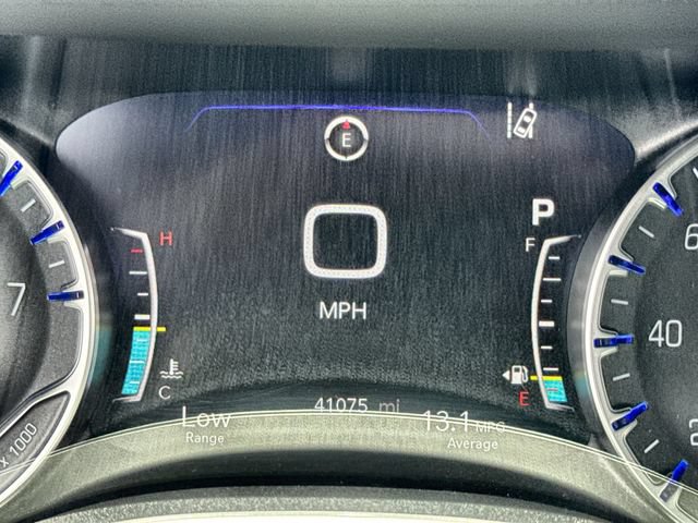 Used 2025 Chrysler Pacifica Select FWD image 15