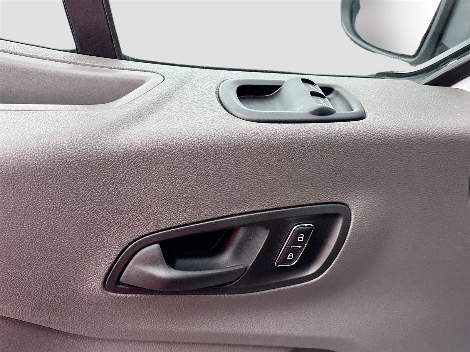 Used 2024 Ford Transit 350 XLT image 18