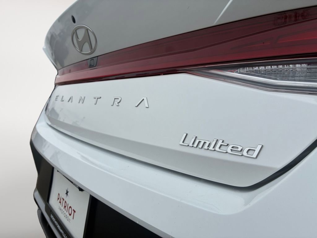 New 2026 Hyundai Elantra Limited image 33