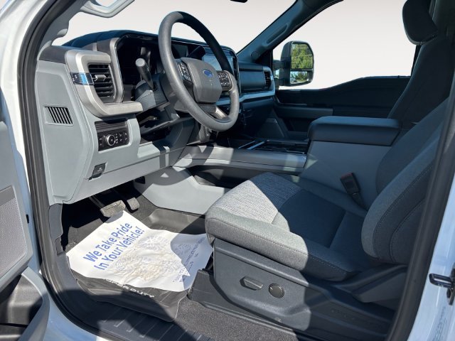 New 2026 Ford F350 XLT w/ XLT Premium Package AWD/4WD image 9