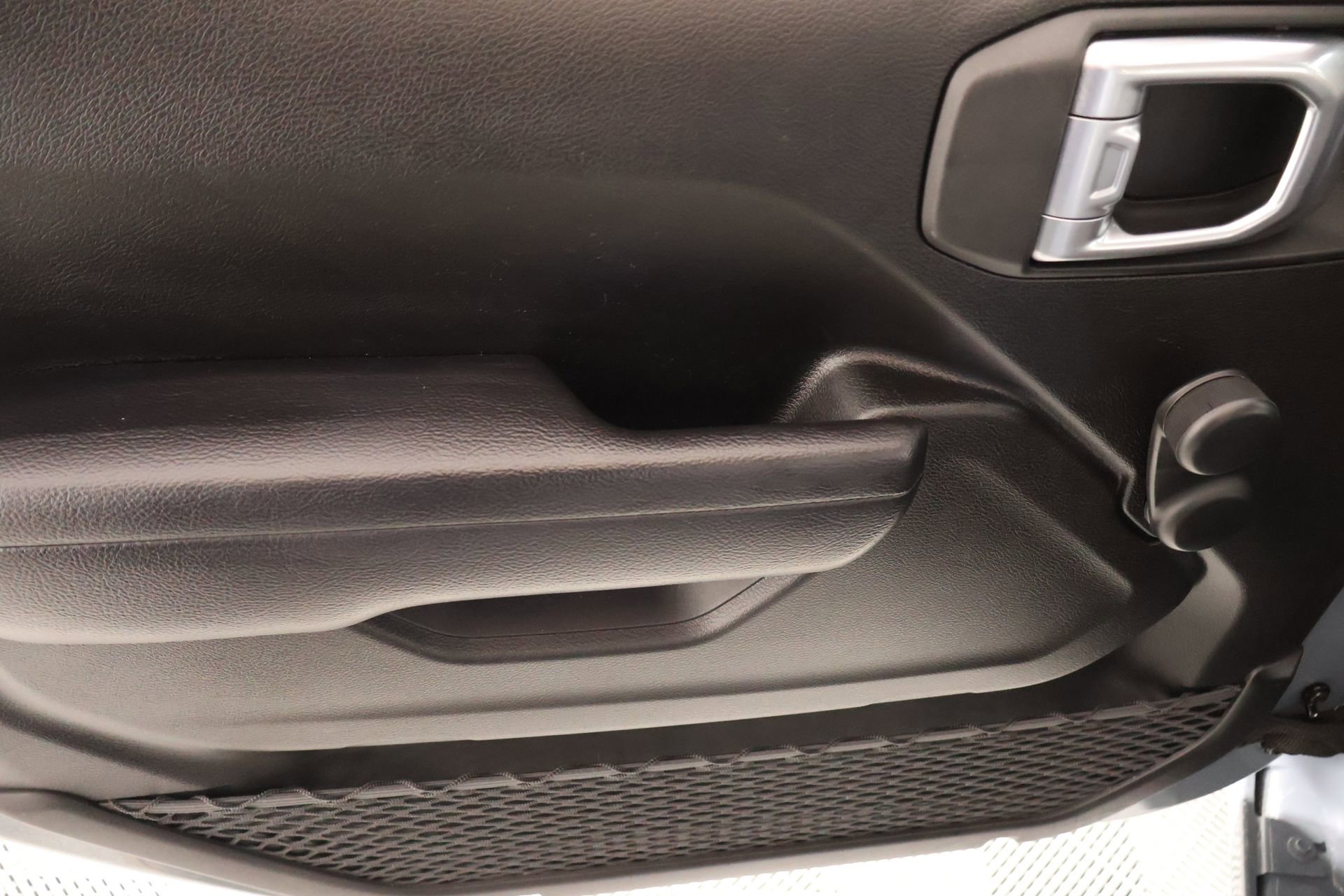 Used 2024 Jeep Wrangler Sport image 14