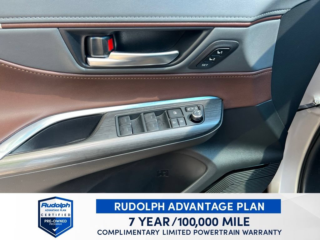 Used 2024 Toyota Venza Limited AWD/4WD image 19