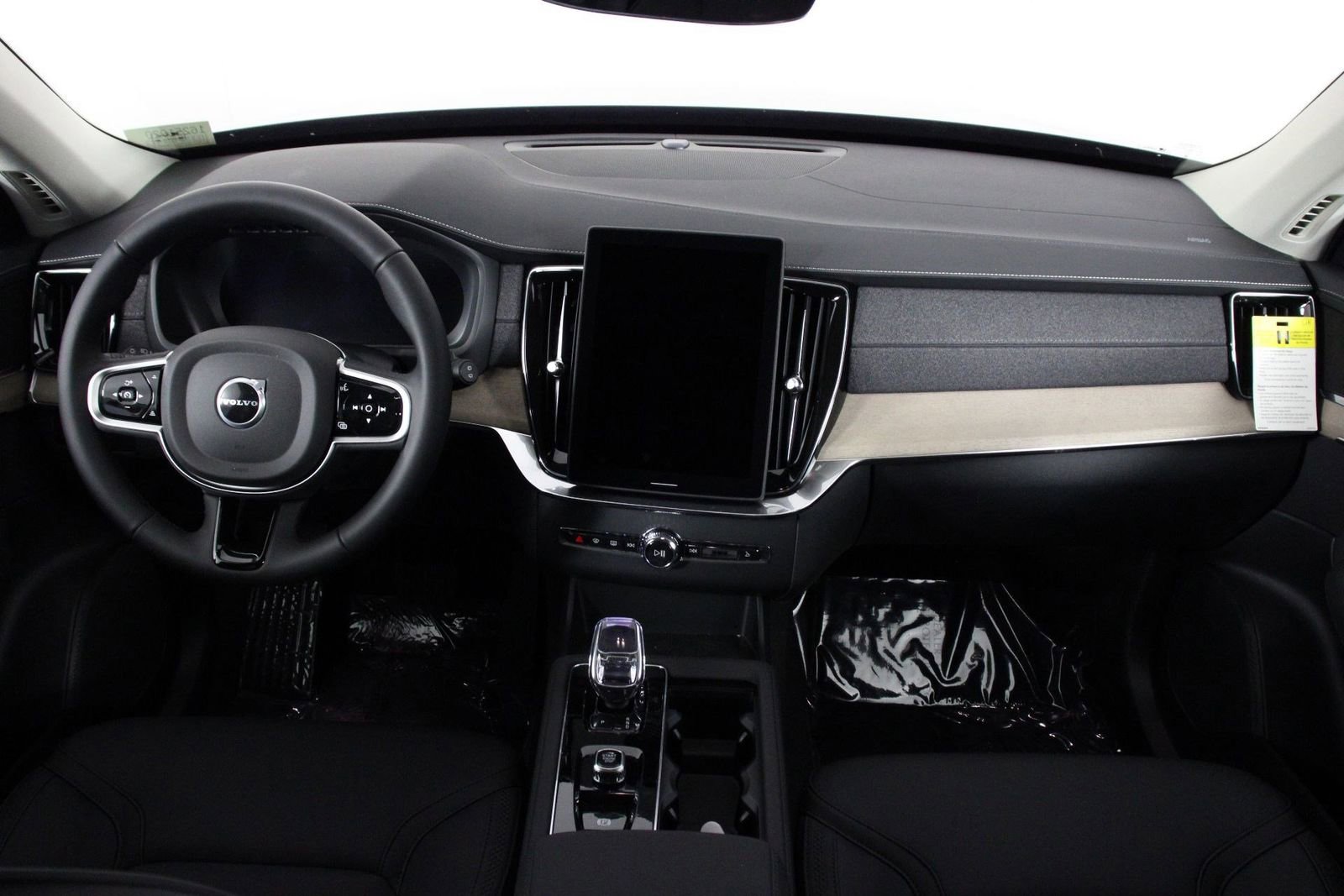 New 2025 Volvo XC90 B5 Core w/ Protection Package Premier image 5