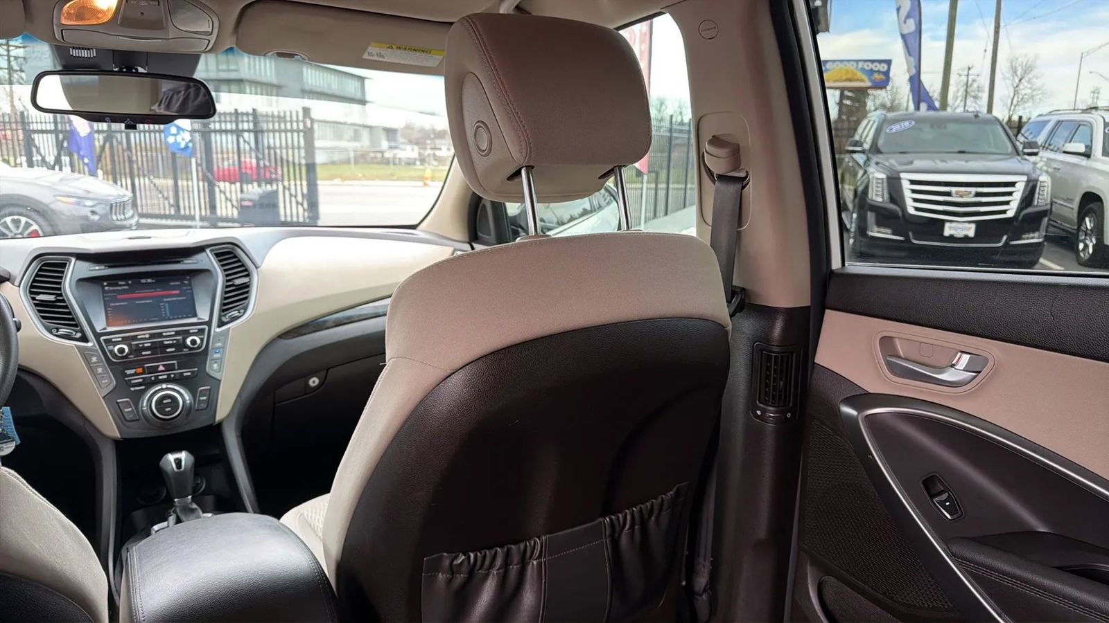 Used 2017 Hyundai Santa Fe SE image 40