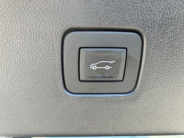 Used 2025 Buick Envista Sport Touring w/ Convenience II Package FWD image 27