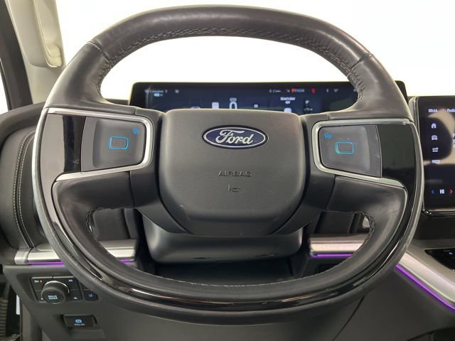 Used 2025 Ford Expedition Platinum image 21