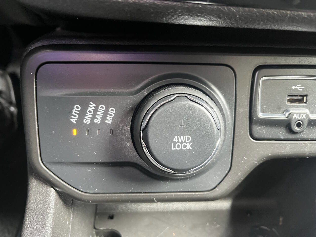 Used 2021 Jeep Renegade Latitude w/ Convenience Group image 21