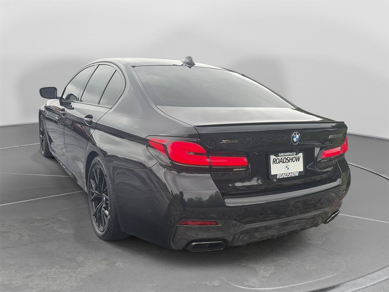 Used 2021 BMW M550i xDrive w/ Executive Package AWD/4WD image 3