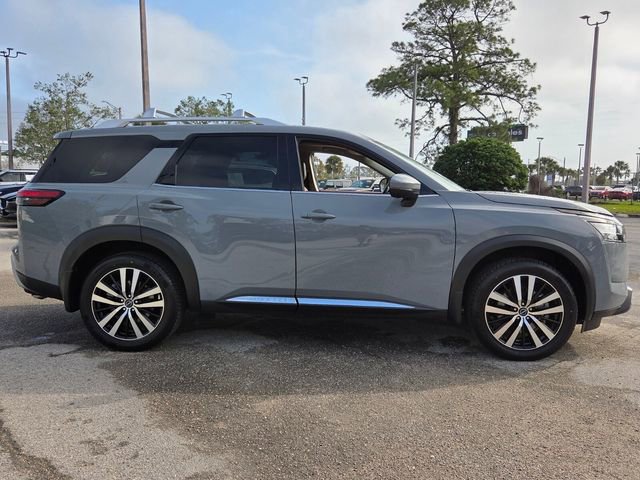 Used 2023 Nissan Pathfinder Platinum w/ Cargo Package FWD image 8