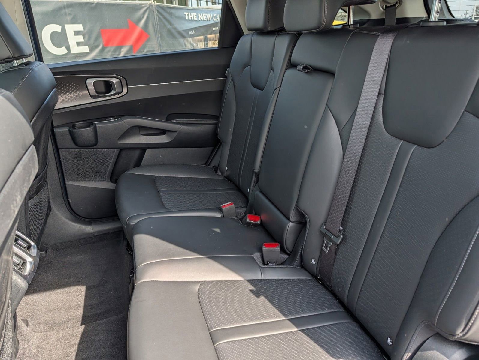 Used 2025 Kia Sorento S w/ Panoramic Sunroof Package FWD image 21