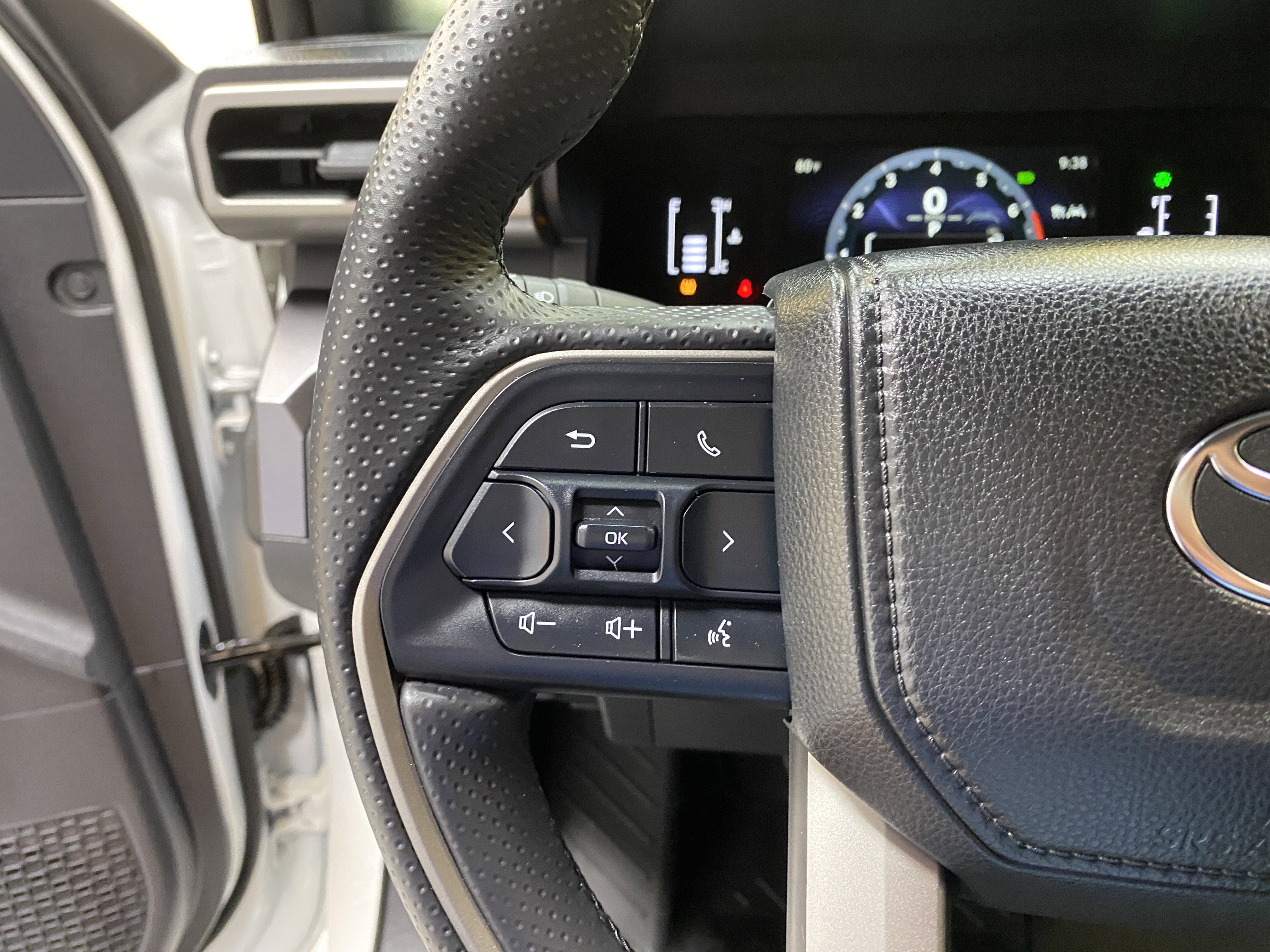 Used 2025 Toyota 4Runner SR5 image 31