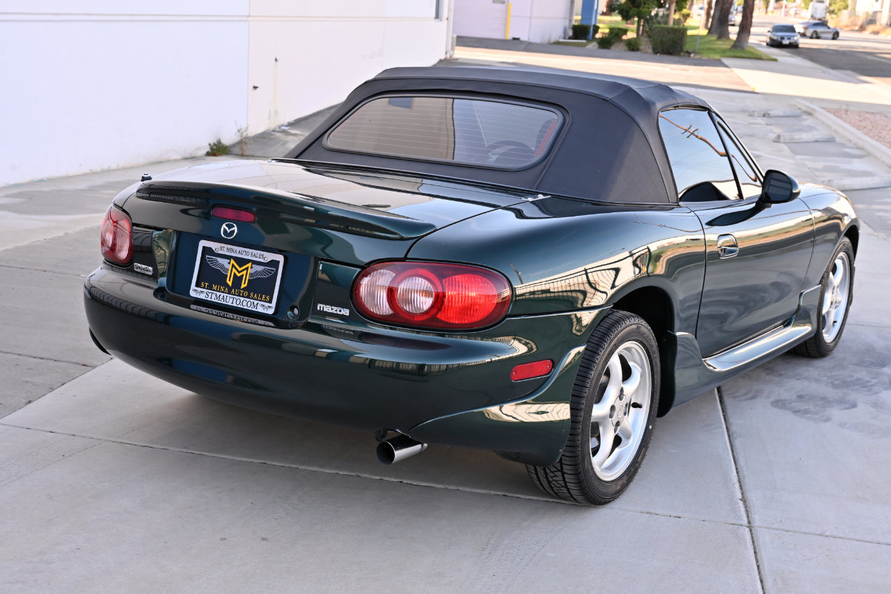 Used 2002 MAZDA MX-5 Miata RWD image 11