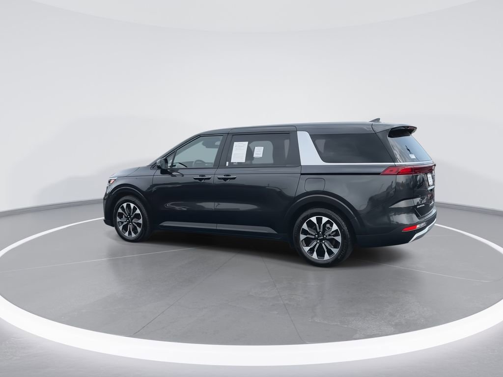 Used 2024 Kia Carnival EX FWD image 6