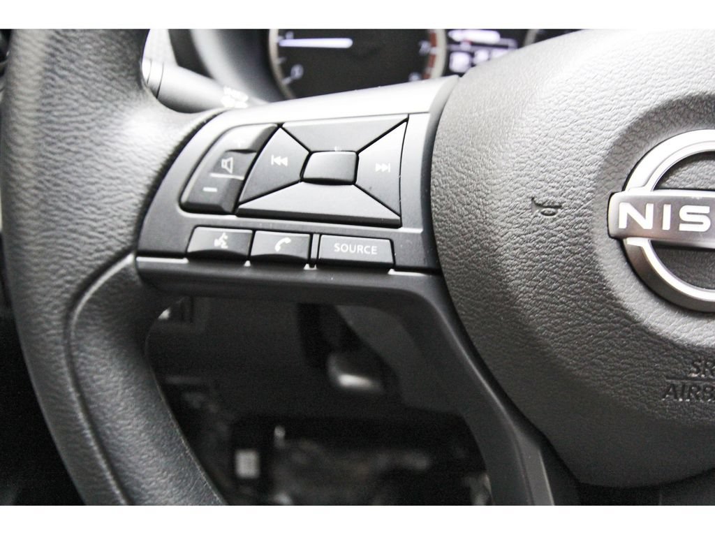 Used 2025 Nissan Kicks Play S FWD image 17