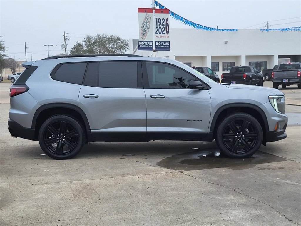 Used 2024 GMC Acadia Elevation w/ Black Edition image 8