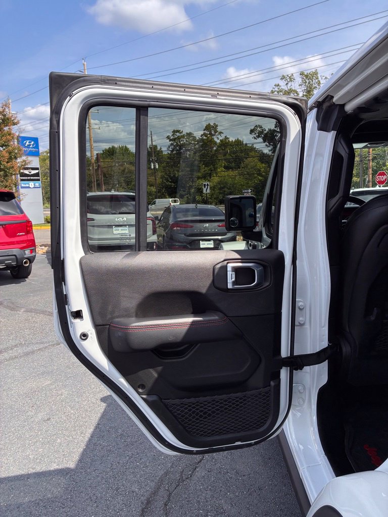 Used 2022 Jeep Wrangler Unlimited Rubicon AWD/4WD image 29