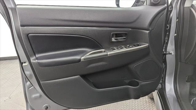 Used 2025 Mitsubishi Outlander Sport AWD image 13